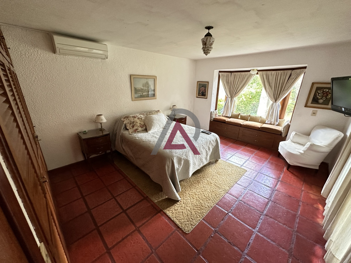 Casa ID.102 - Muy buen chalet en venta en Pinares 