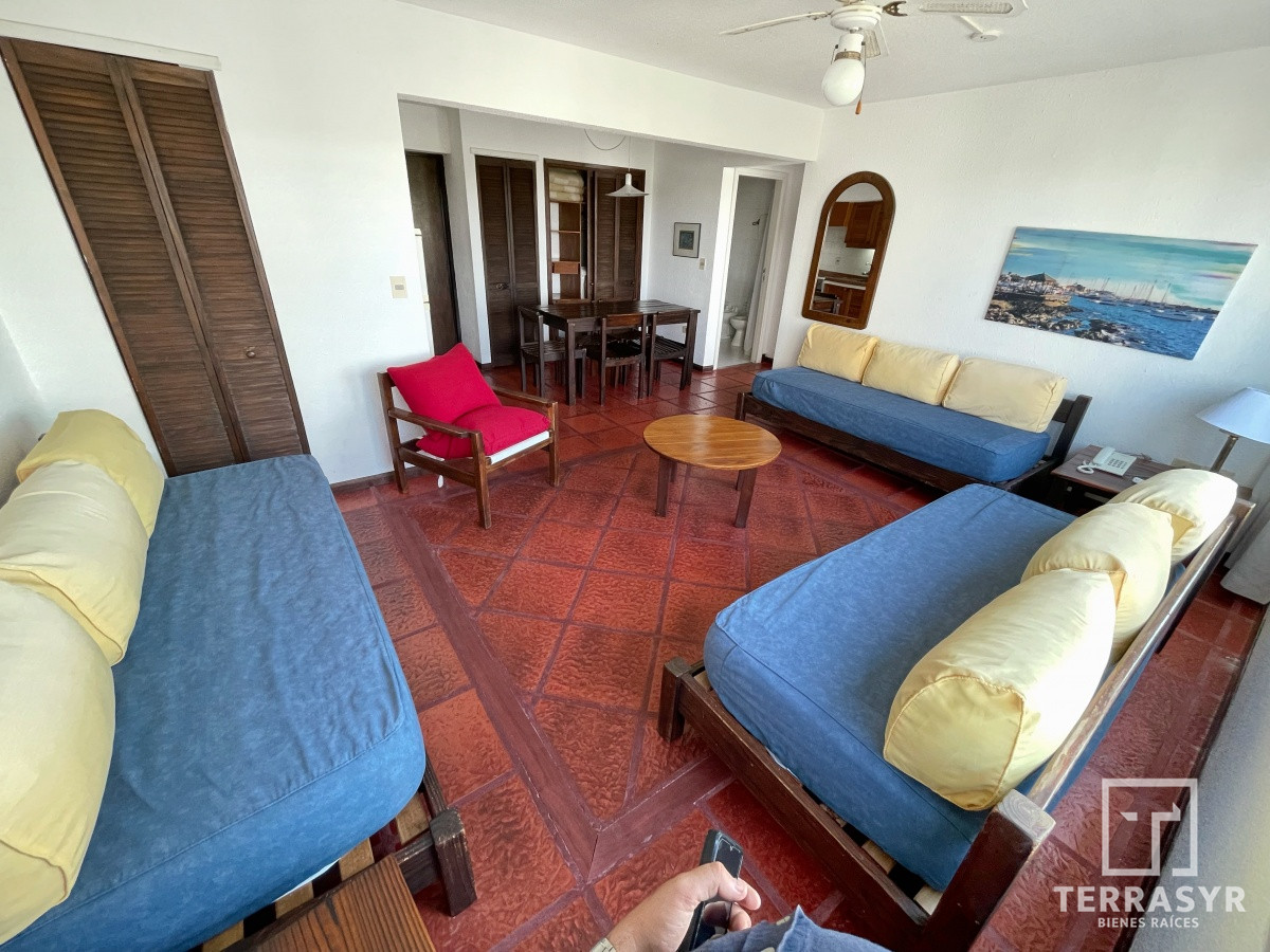 Apartamento ID.524 - Oportunidad Apartamento con cochera 50% financiado, pronto para escriturar