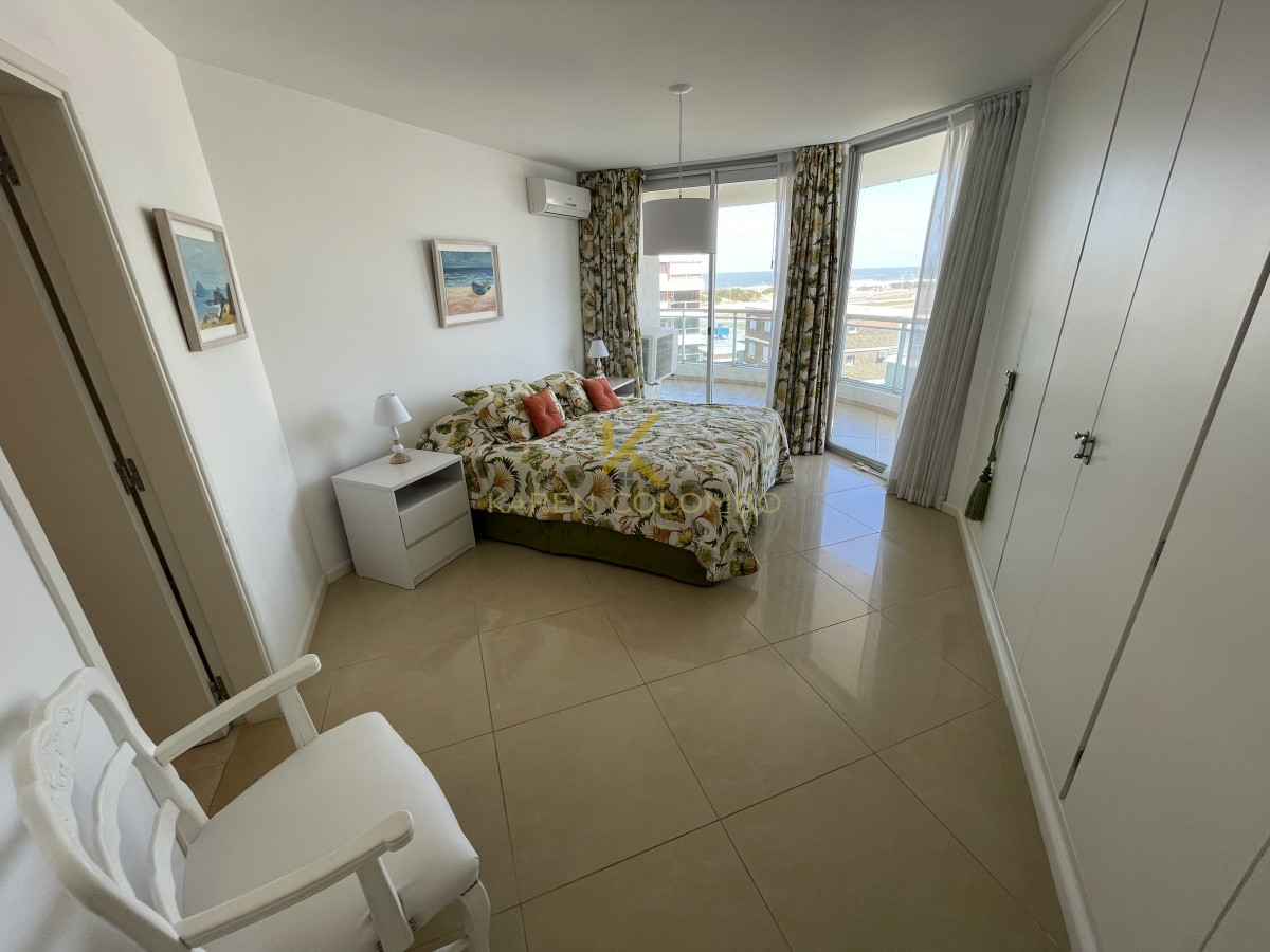 Apartamento ID.21094769 - Amplio Apartamento de 3 dormitorios + dependencia a 100 metros Del Mar