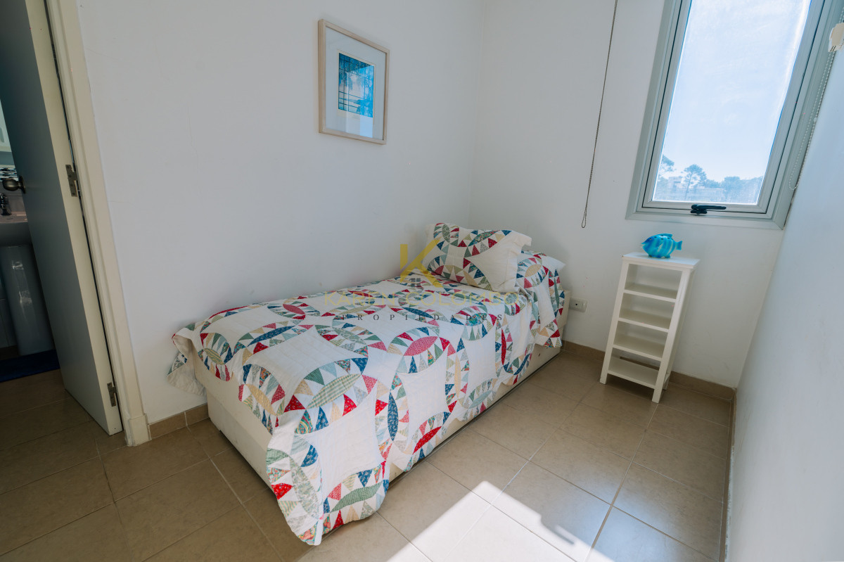 Apartamento ID.21094769 - Amplio Apartamento de 3 dormitorios + dependencia a 100 metros Del Mar