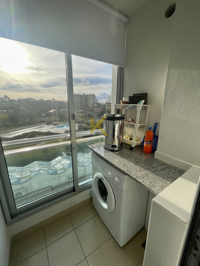 Apartamento ID.21094769 - Amplio Apartamento de 3 dormitorios + dependencia a 100 metros Del Mar