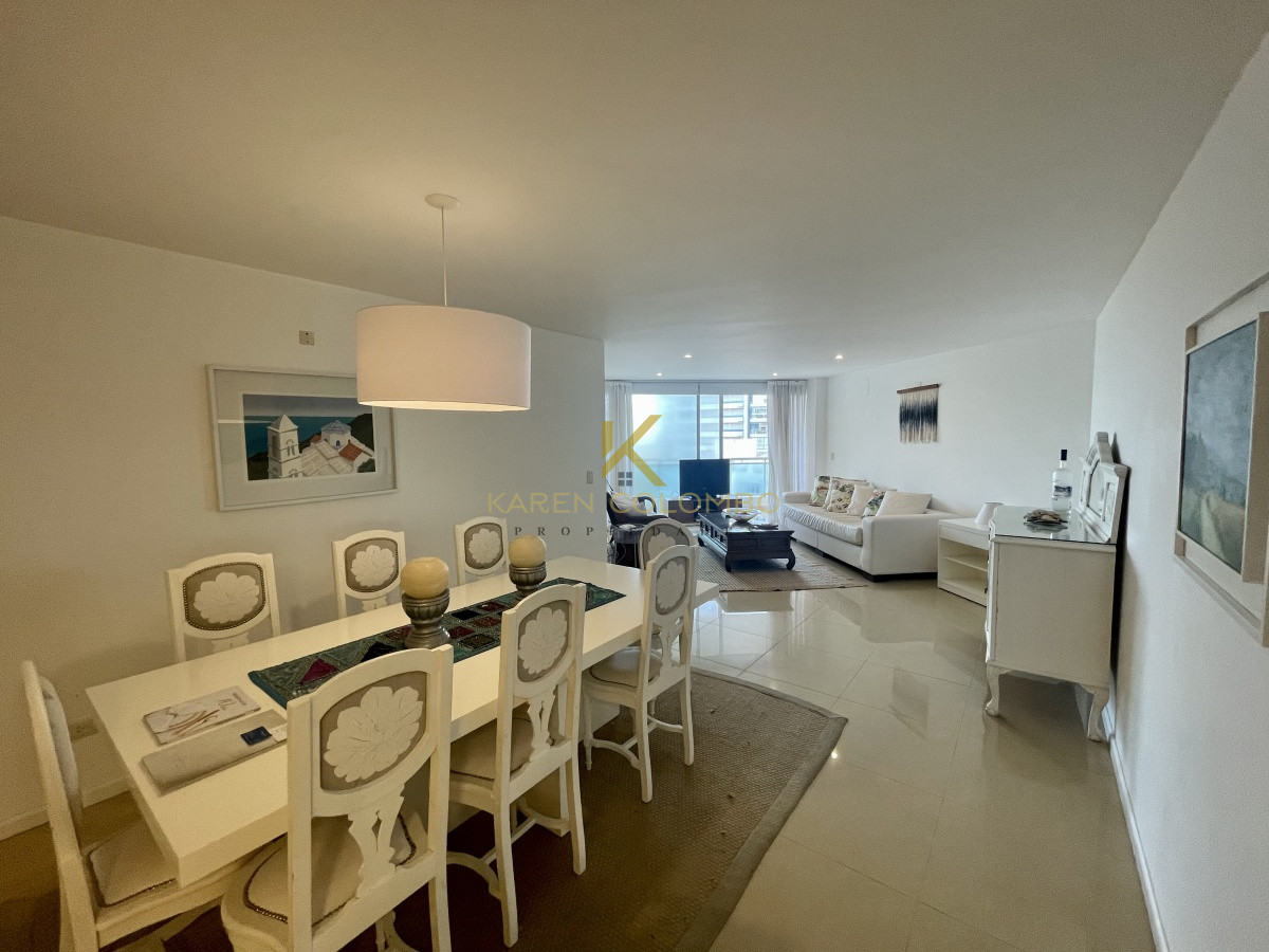 Apartamento ID.21094769 - Amplio Apartamento de 3 dormitorios + dependencia a 100 metros Del Mar