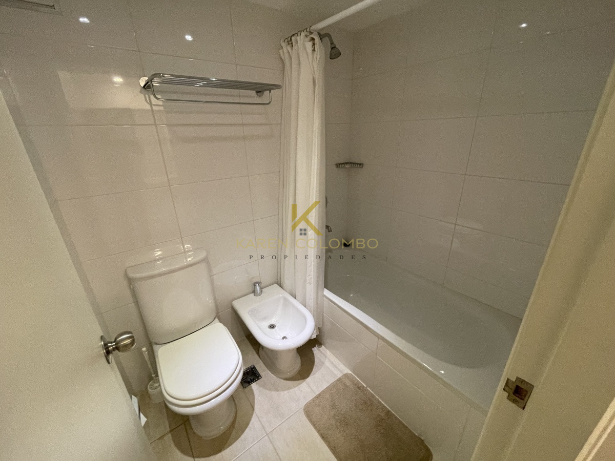 Apartamento ID.21094769 - Amplio Apartamento de 3 dormitorios + dependencia a 100 metros Del Mar