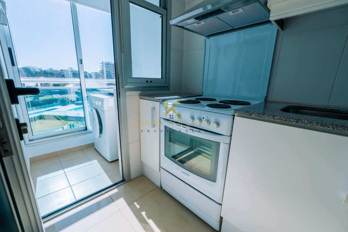 Apartamento ID.21094769 - Amplio Apartamento de 3 dormitorios + dependencia a 100 metros Del Mar