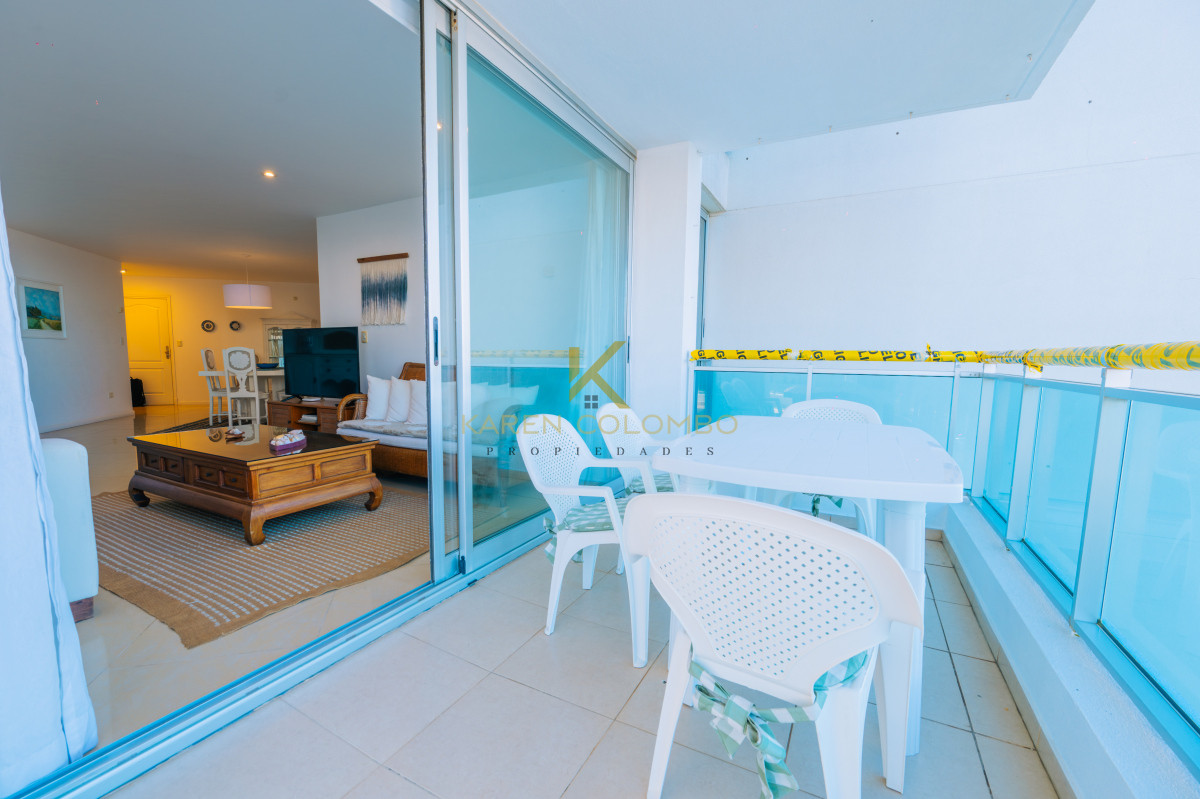 Apartamento ID.21094769 - Amplio Apartamento de 3 dormitorios + dependencia a 100 metros Del Mar