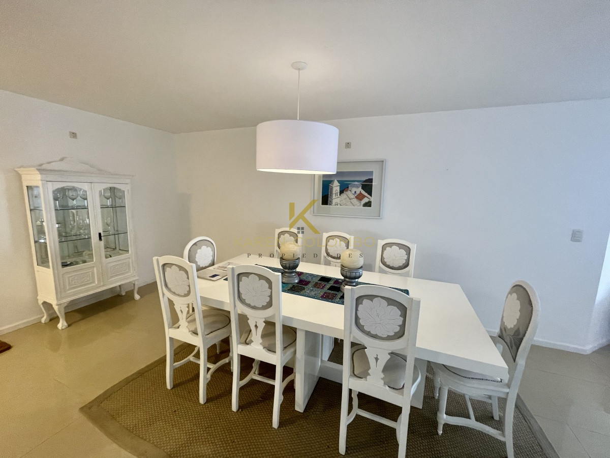 Apartamento ID.21094769 - Amplio Apartamento de 3 dormitorios + dependencia a 100 metros Del Mar