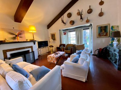 en venta y alquiler, casa con gran jardín y excelente ubicación . - nlv220923c