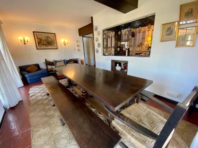 en venta y alquiler, casa con gran jardín y excelente ubicación . - nlv220923c