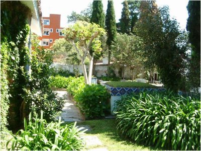 en venta y alquiler, casa con gran jardín y excelente ubicación . - nlv220923c