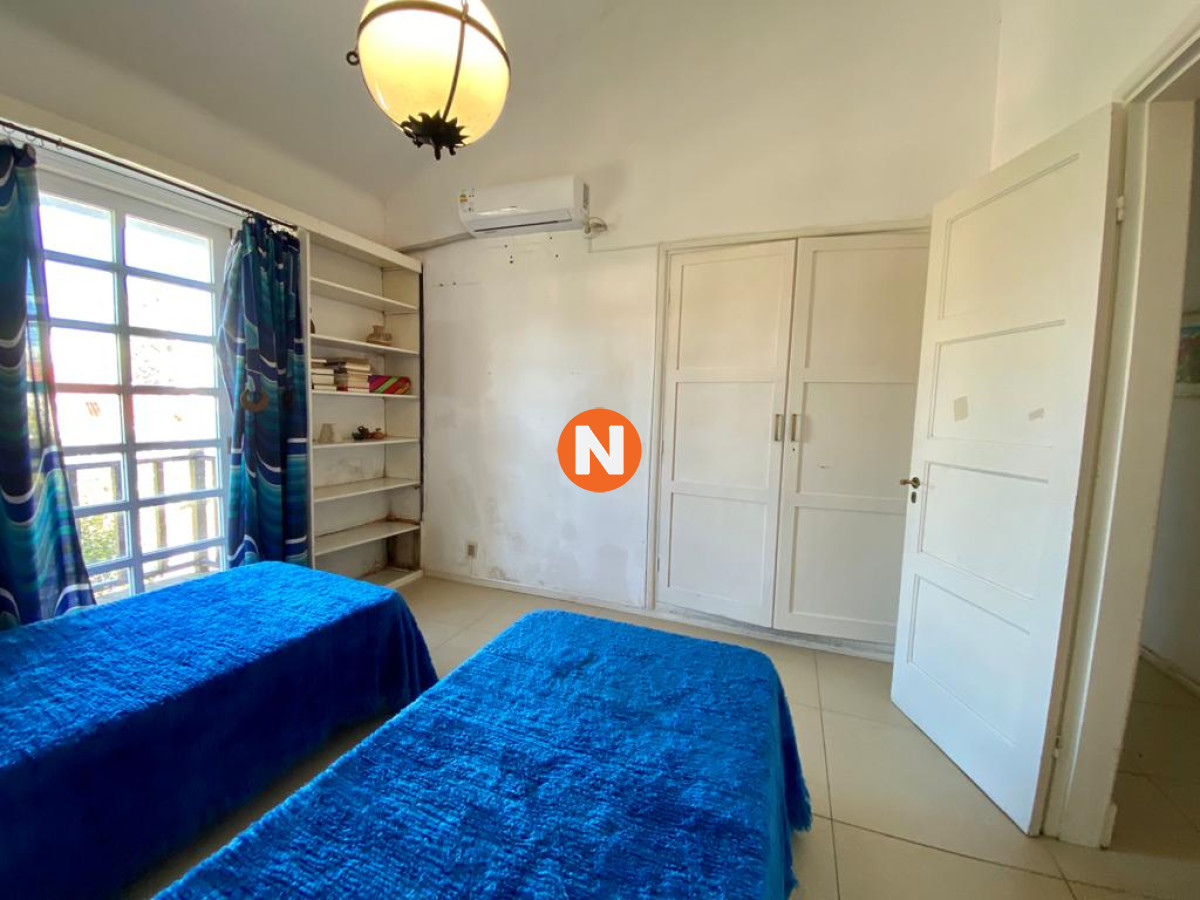 Casa Ref.220923 - En venta y alquiler, casa con gran jardín y excelente ubicación .