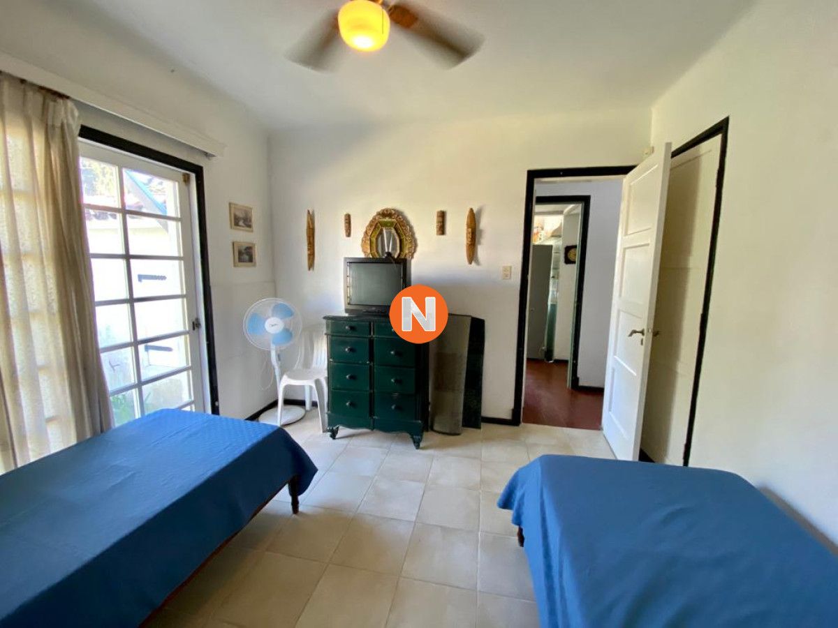 Casa Ref.220923 - En venta y alquiler, casa con gran jardín y excelente ubicación .
