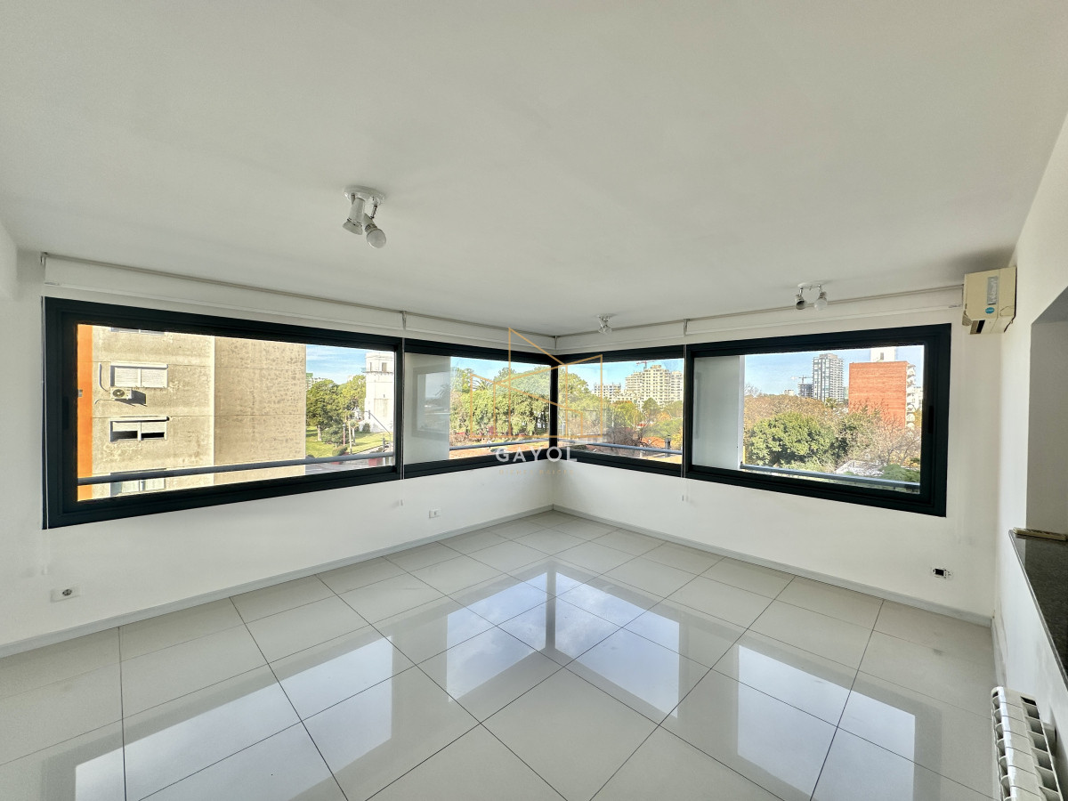Apartamento ID.432 - Cómodo apartamento para vivienda u oficina en torre de categoría en Maldonado