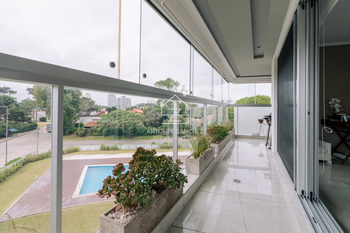 Apartamento ID.1540 - Venta Apartamento Mansa Punta del este