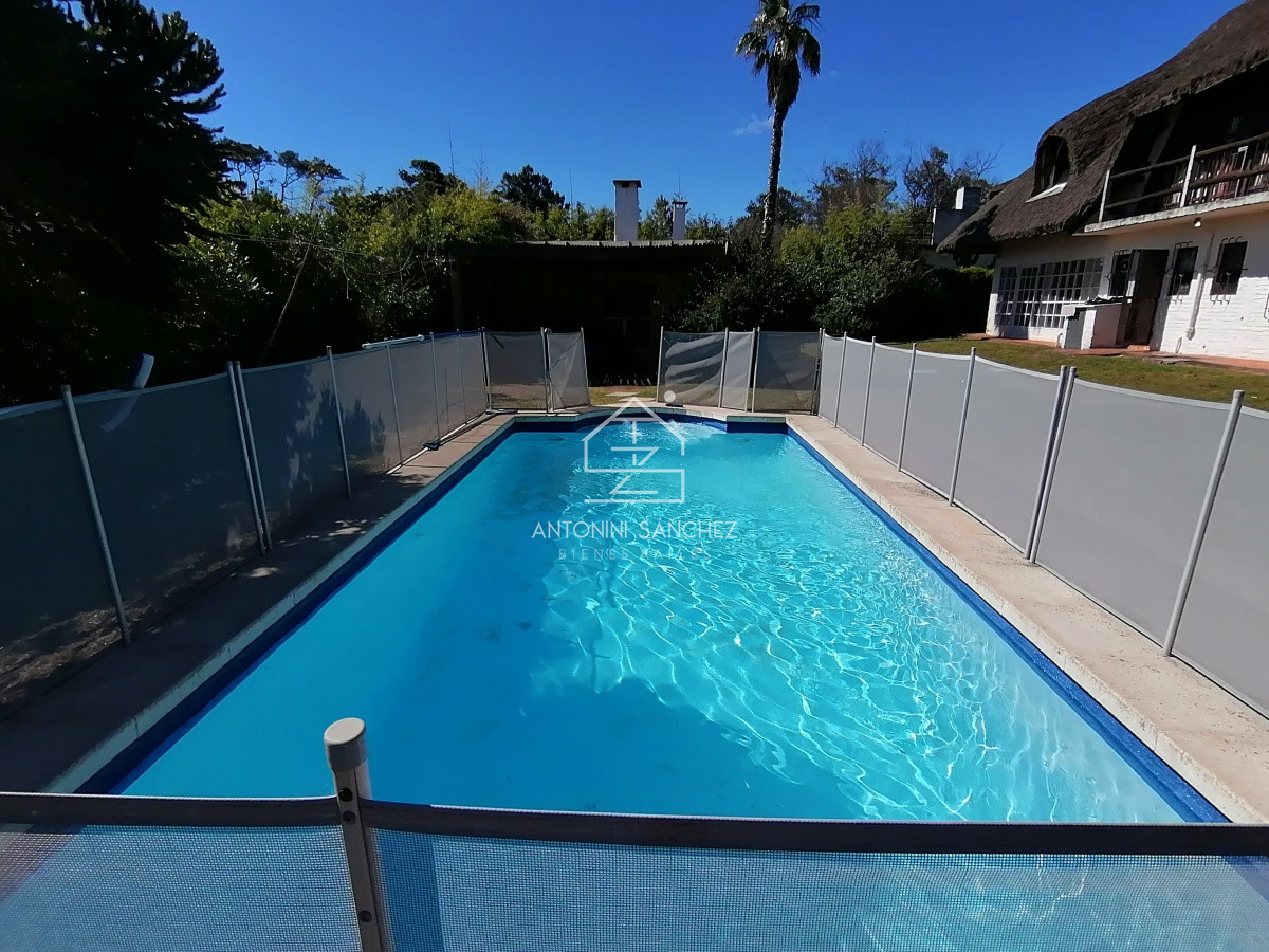 Casa ID.1528 - Casa con pileta a 1 cuadra de la Playa Ideal familias grandes
