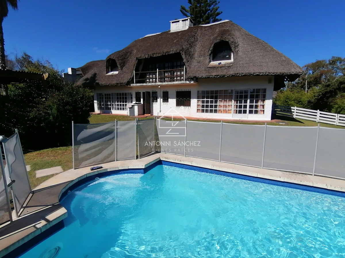 Casa ID.1528 - Casa con pileta a 1 cuadra de la Playa Ideal familias grandes