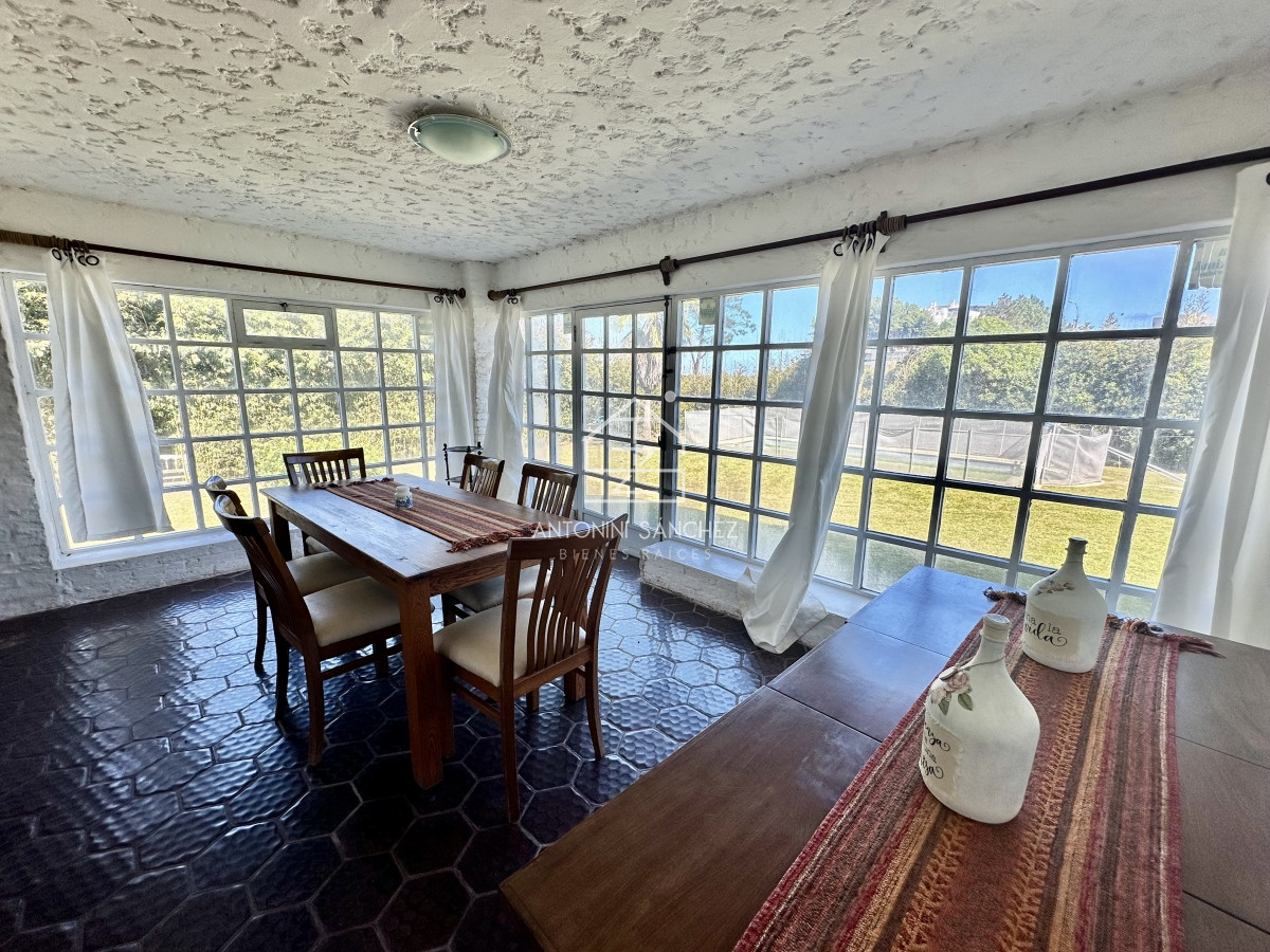Casa ID.1528 - Casa con pileta a 1 cuadra de la Playa Ideal familias grandes