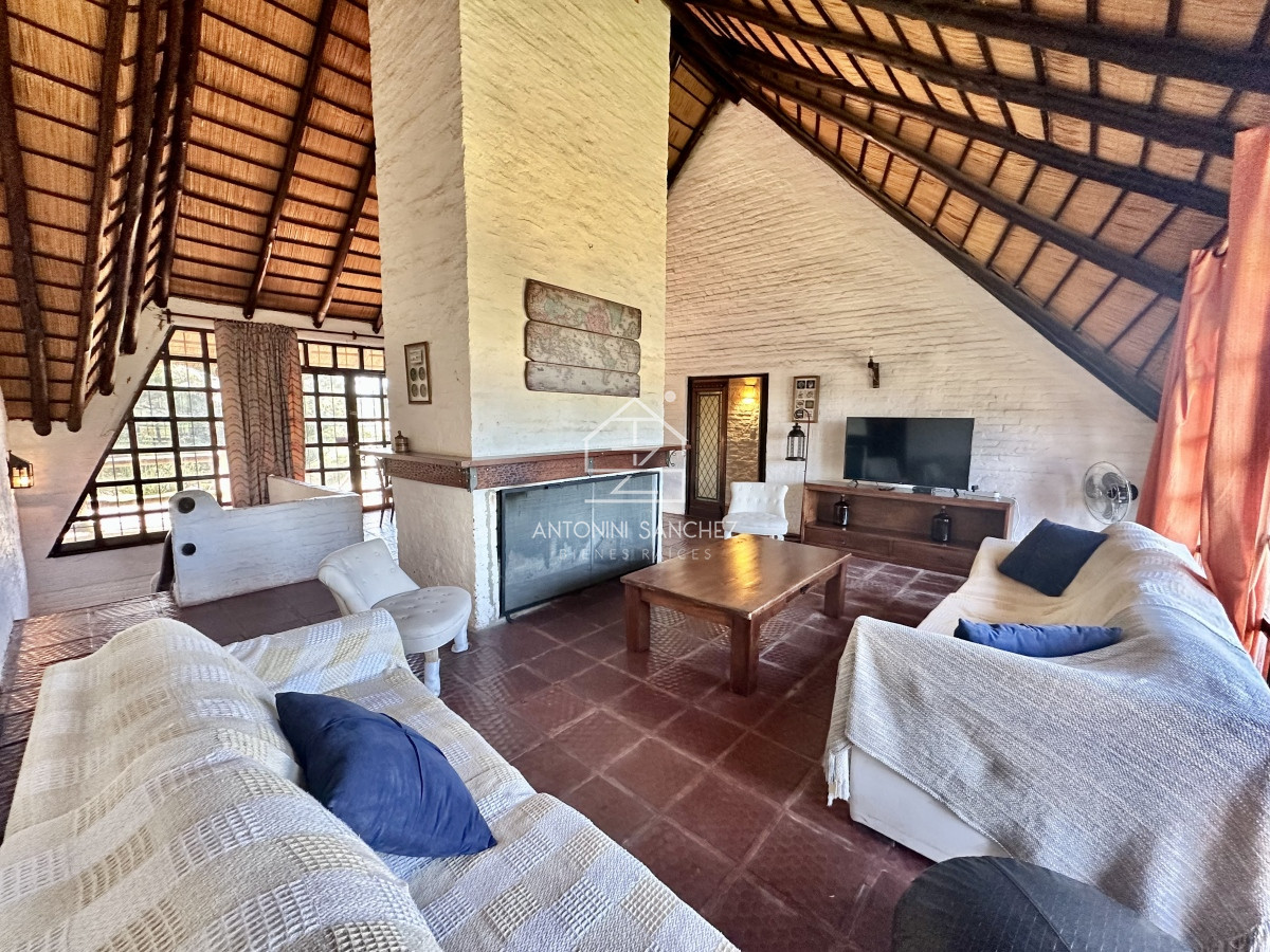 Casa ID.1528 - Casa con pileta a 1 cuadra de la Playa Ideal familias grandes