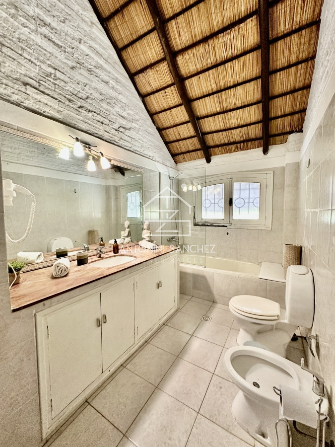 Casa ID.1528 - Casa con pileta a 1 cuadra de la Playa Ideal familias grandes