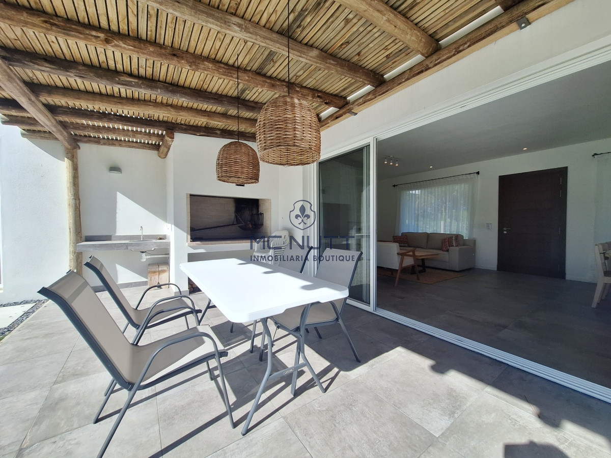 Casa ID.886/ - Casa a estrenar en la barra con piscina para la venta