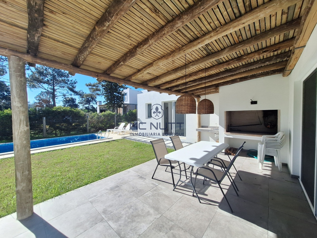Casa ID.886/ - Casa a estrenar en la barra con piscina para la venta