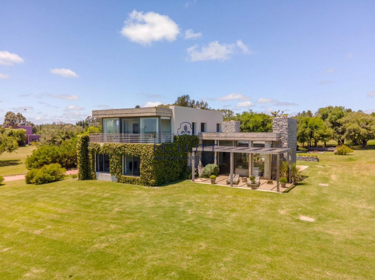 Casa ID.413/ - Hermosa casa en venta