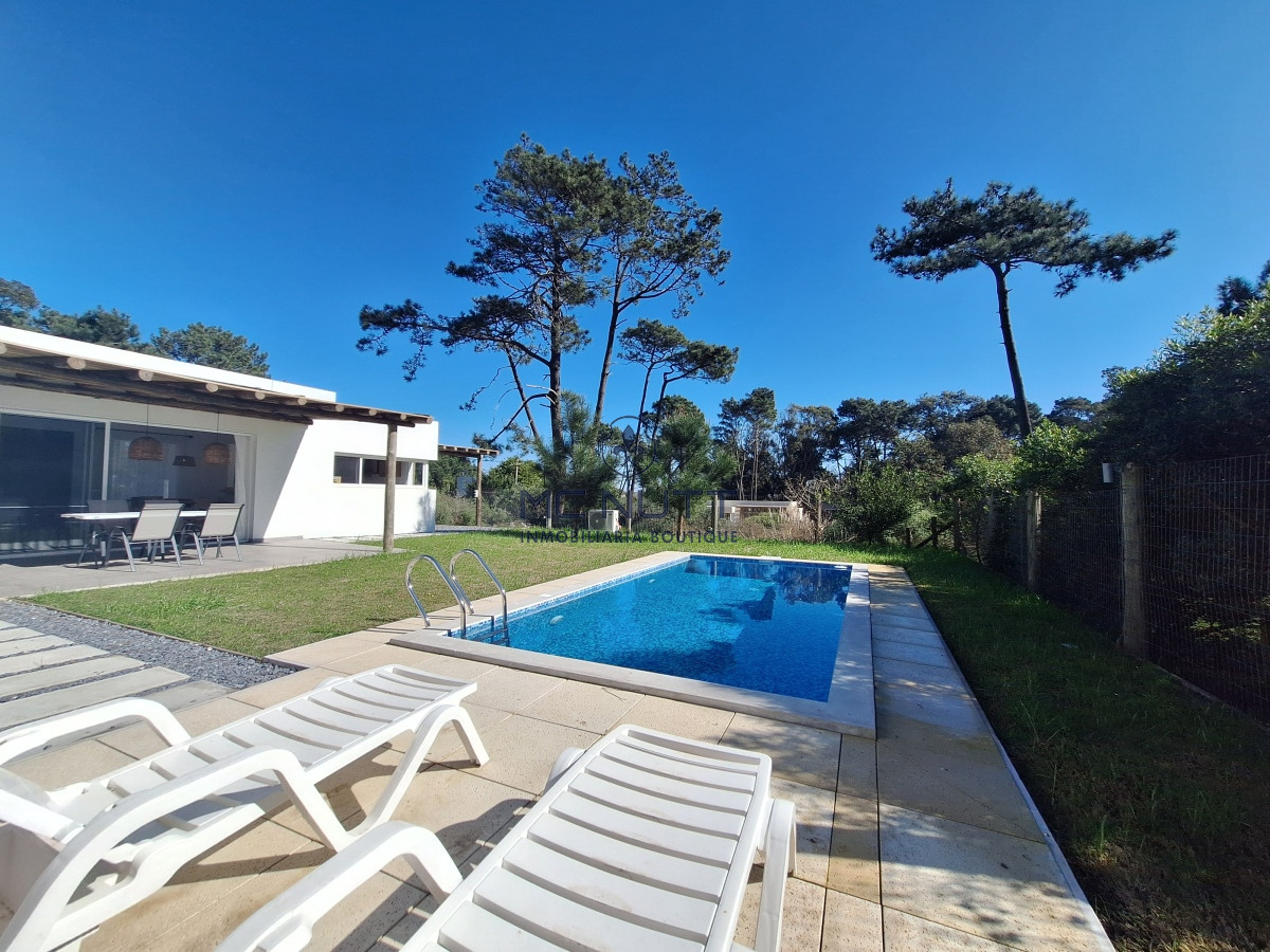 Casa ID.886/ - Casa a estrenar en la barra con piscina para la venta