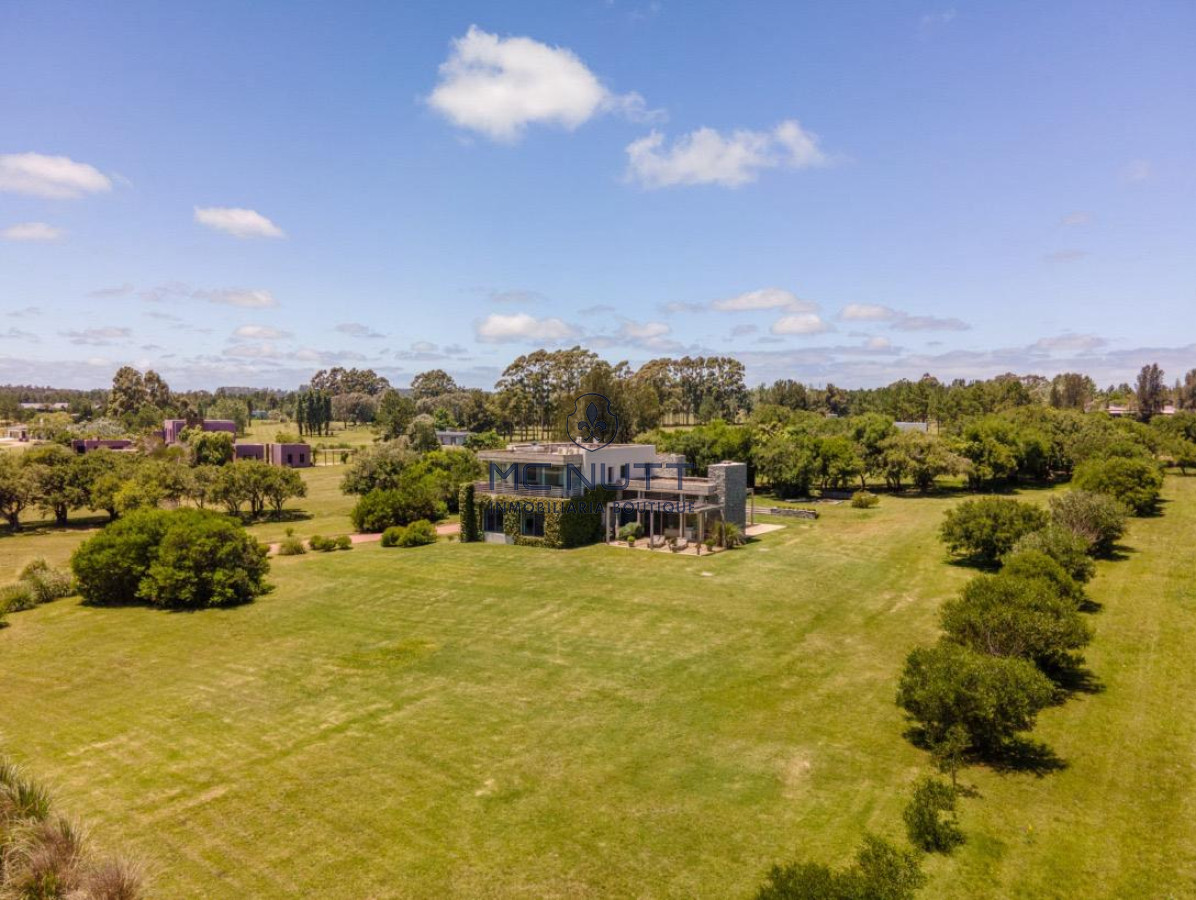 Casa ID.413/ - Hermosa casa en venta