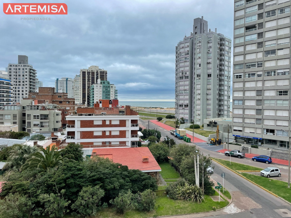 Apartamento ID.573 - Apartamento a pasos de playa brava, 2 dormitorios