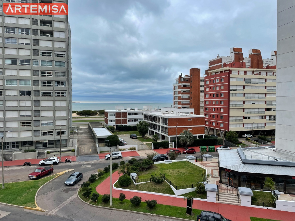 Apartamento ID.573 - Apartamento a pasos de playa brava, 2 dormitorios