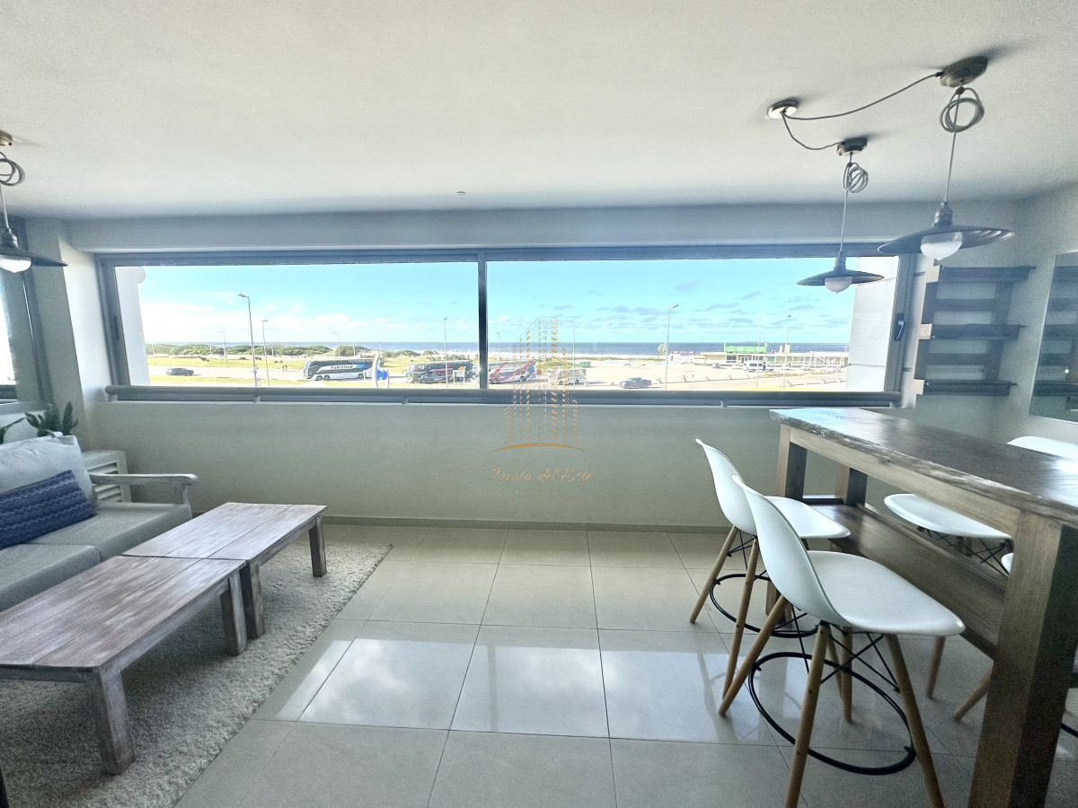 Apartamento ID.908 - Excelente apartamento en alquiler temporal en Punta del Este frente al mar 