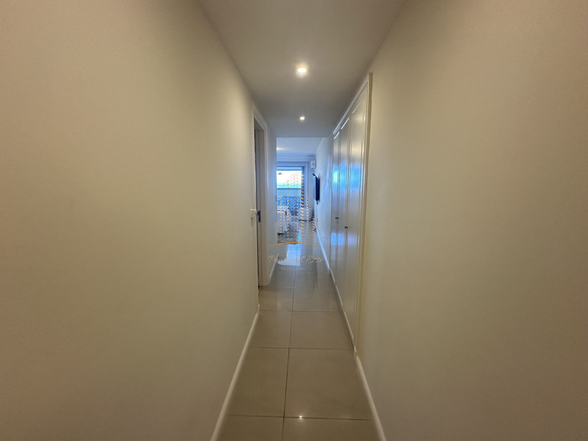 Apartamento ID.908 - Excelente apartamento en alquiler temporal en Punta del Este frente al mar 