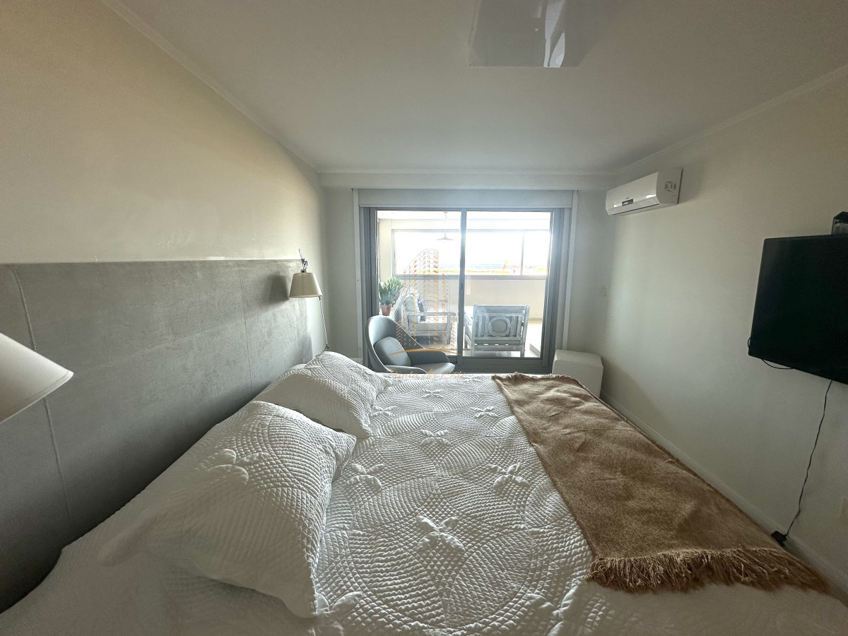 Apartamento ID.908 - Excelente apartamento en alquiler temporal en Punta del Este frente al mar 