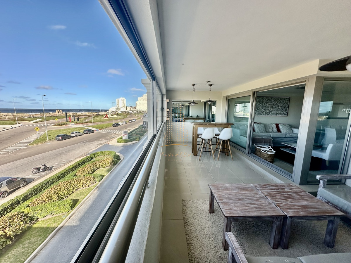 Apartamento ID.908 - Excelente apartamento en alquiler temporal en Punta del Este frente al mar 