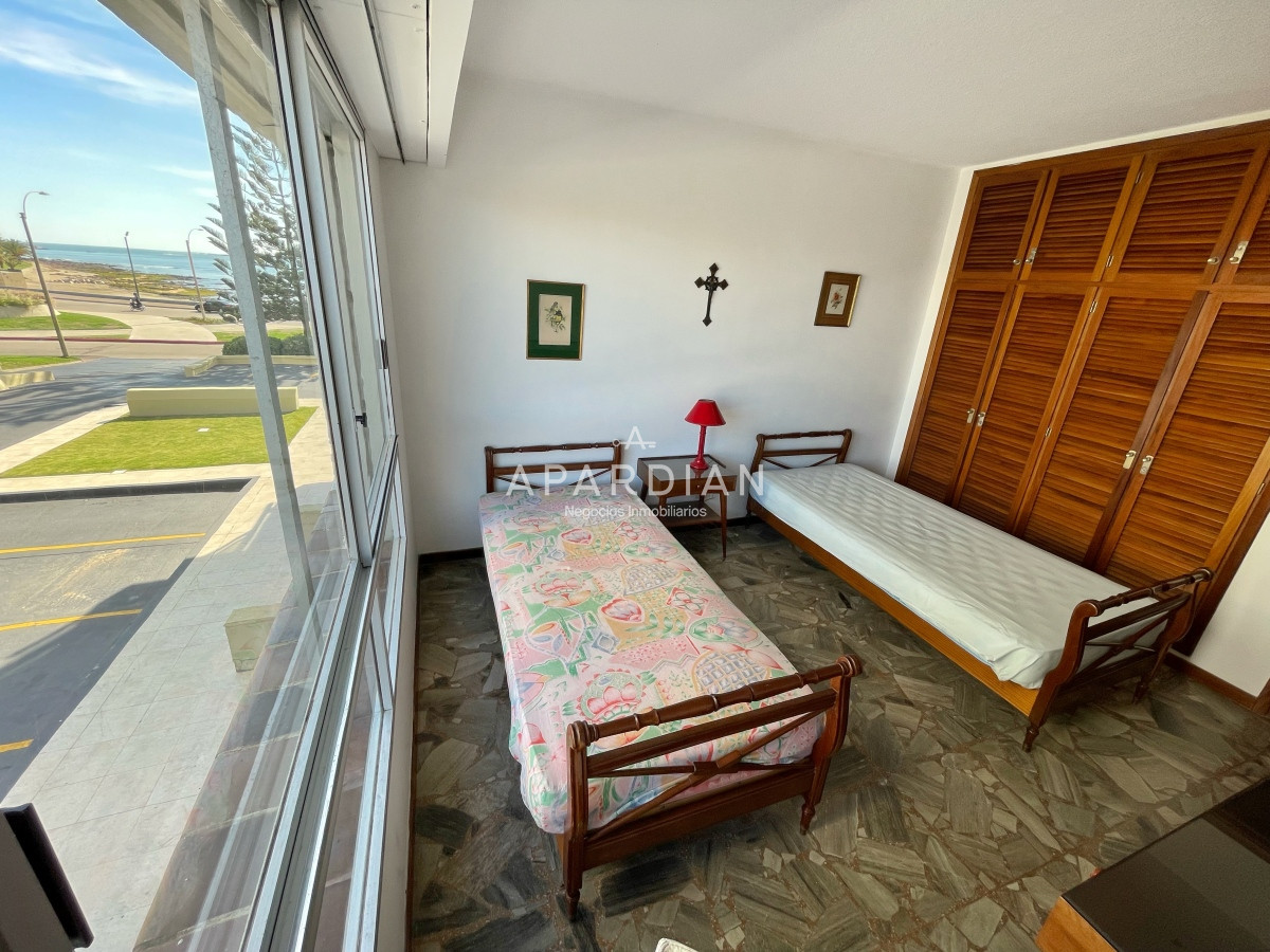 Apartamento ID.21096998 - Apartamento primera linea en venta, 3 dormitorios y dependencia en edificio icónico, con vista despejada a la isla y excelentes amenities