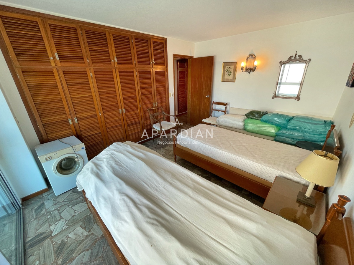 Apartamento ID.21096998 - Apartamento primera linea en venta, 3 dormitorios y dependencia en edificio icónico, con vista despejada a la isla y excelentes amenities
