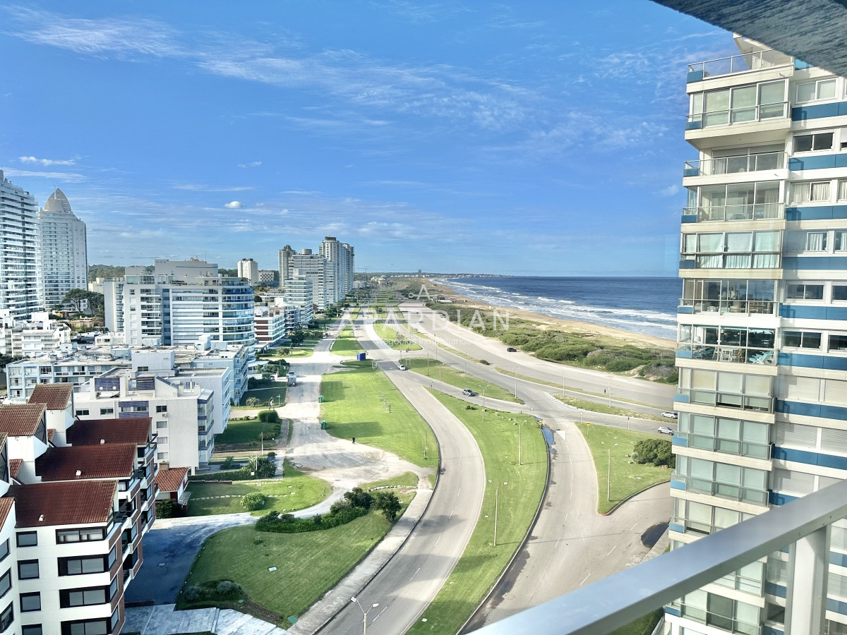 Apartamento ID.21096931 - Amplia planta a pasos del mar en Playa Brava