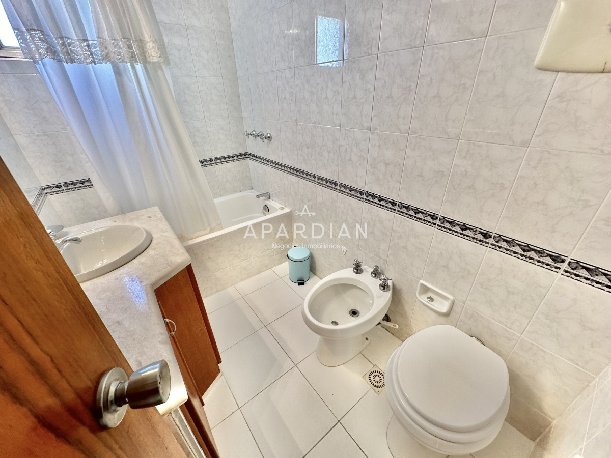 Apartamento ID.21096931 - Amplia planta a pasos del mar en Playa Brava