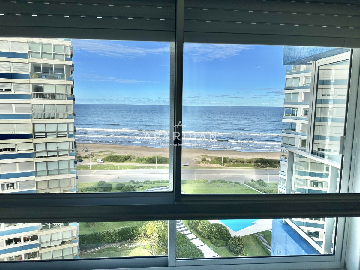 Apartamento ID.21096931 - Amplia planta a pasos del mar en Playa Brava