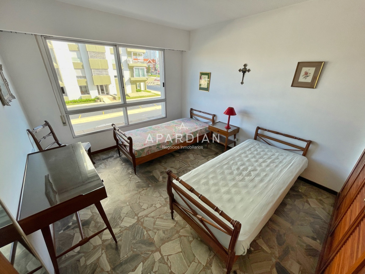 Apartamento ID.21096998 - Apartamento primera linea en venta, 3 dormitorios y dependencia en edificio icónico, con vista despejada a la isla y excelentes amenities