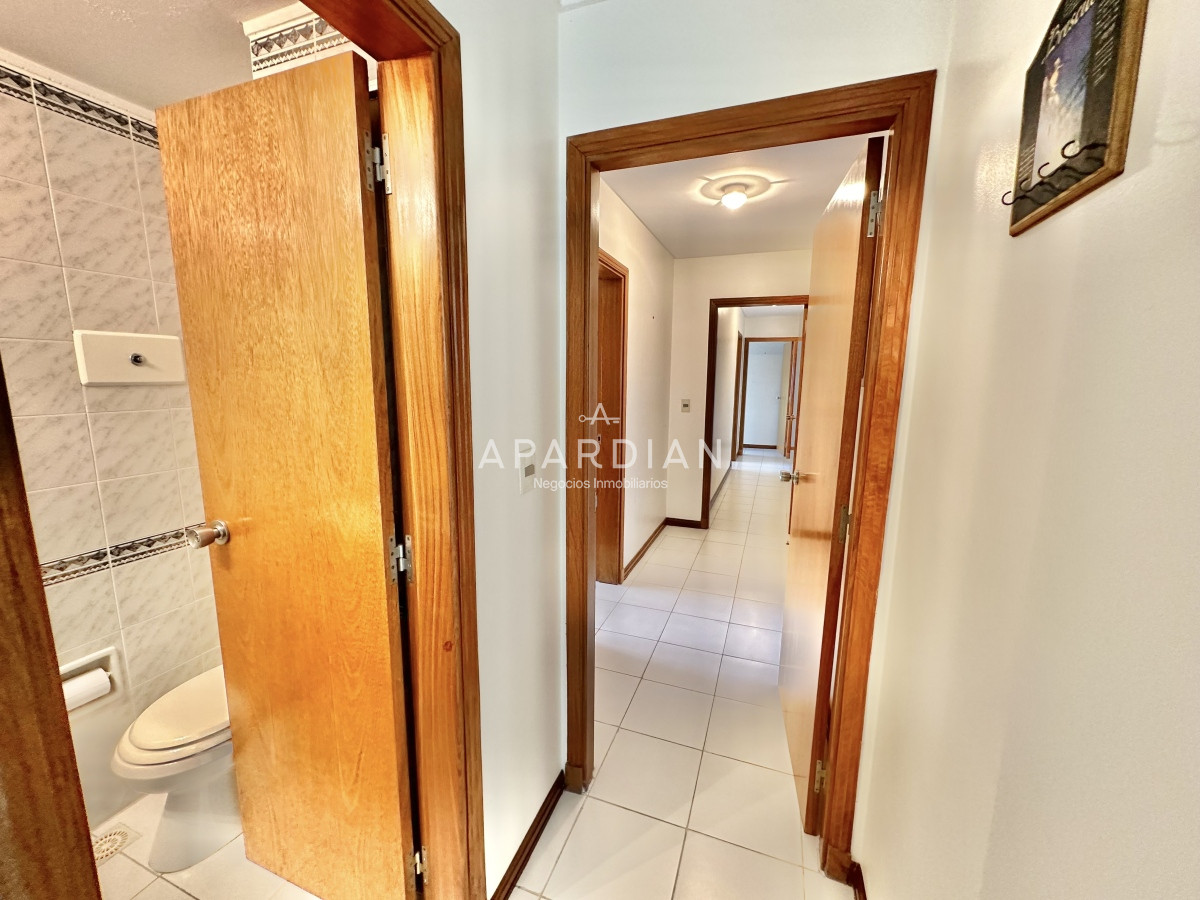 Apartamento ID.21096931 - Amplia planta a pasos del mar en Playa Brava