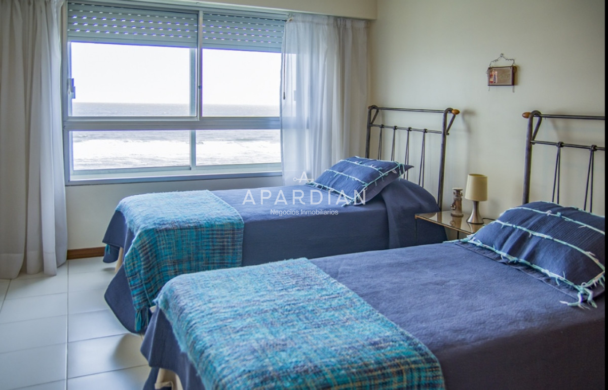 Apartamento ID.21096931 - Amplia planta a pasos del mar en Playa Brava