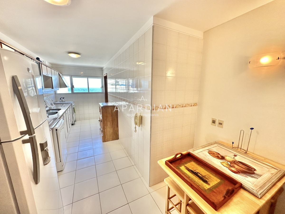 Apartamento ID.21096931 - Amplia planta a pasos del mar en Playa Brava