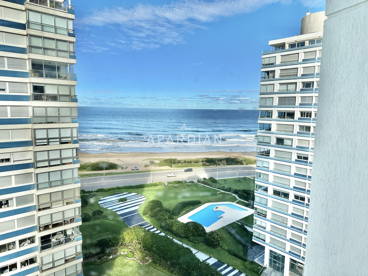 Apartamento ID.21096931 - Amplia planta a pasos del mar en Playa Brava