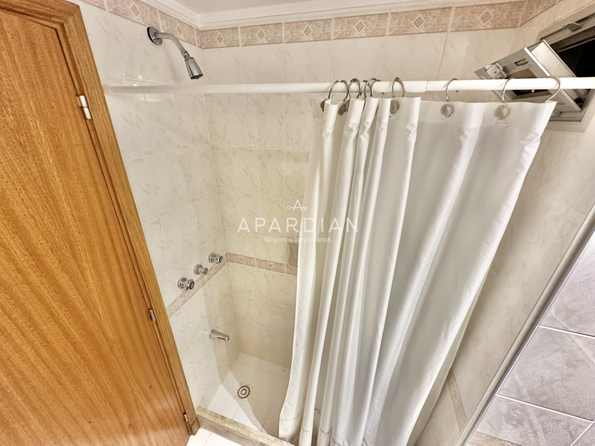 Apartamento ID.21096931 - Amplia planta a pasos del mar en Playa Brava