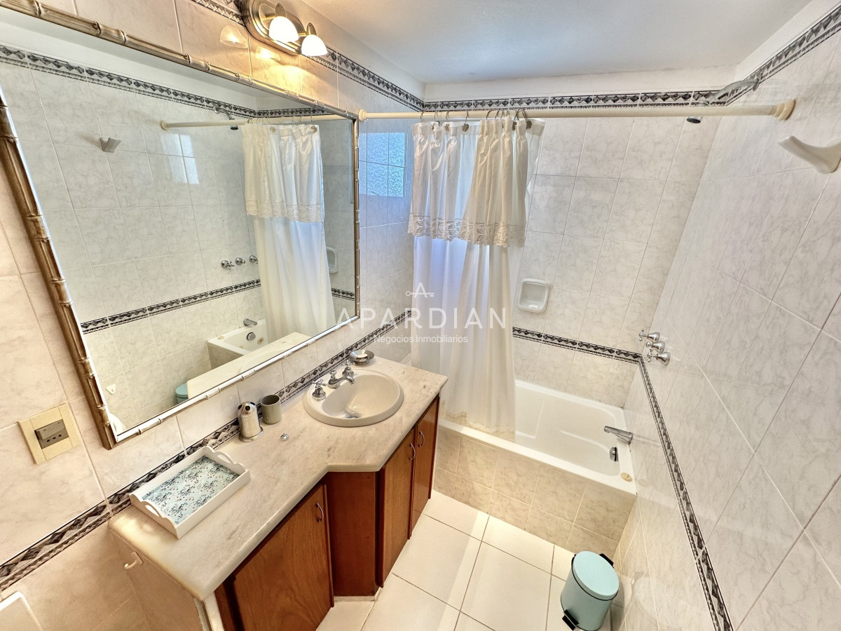 Apartamento ID.21096931 - Amplia planta a pasos del mar en Playa Brava