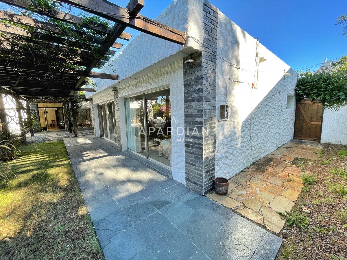 Casa ID.21098297 - Casa 3 dormitorios con piscina en Rincon del Indio, Punta del Este.
