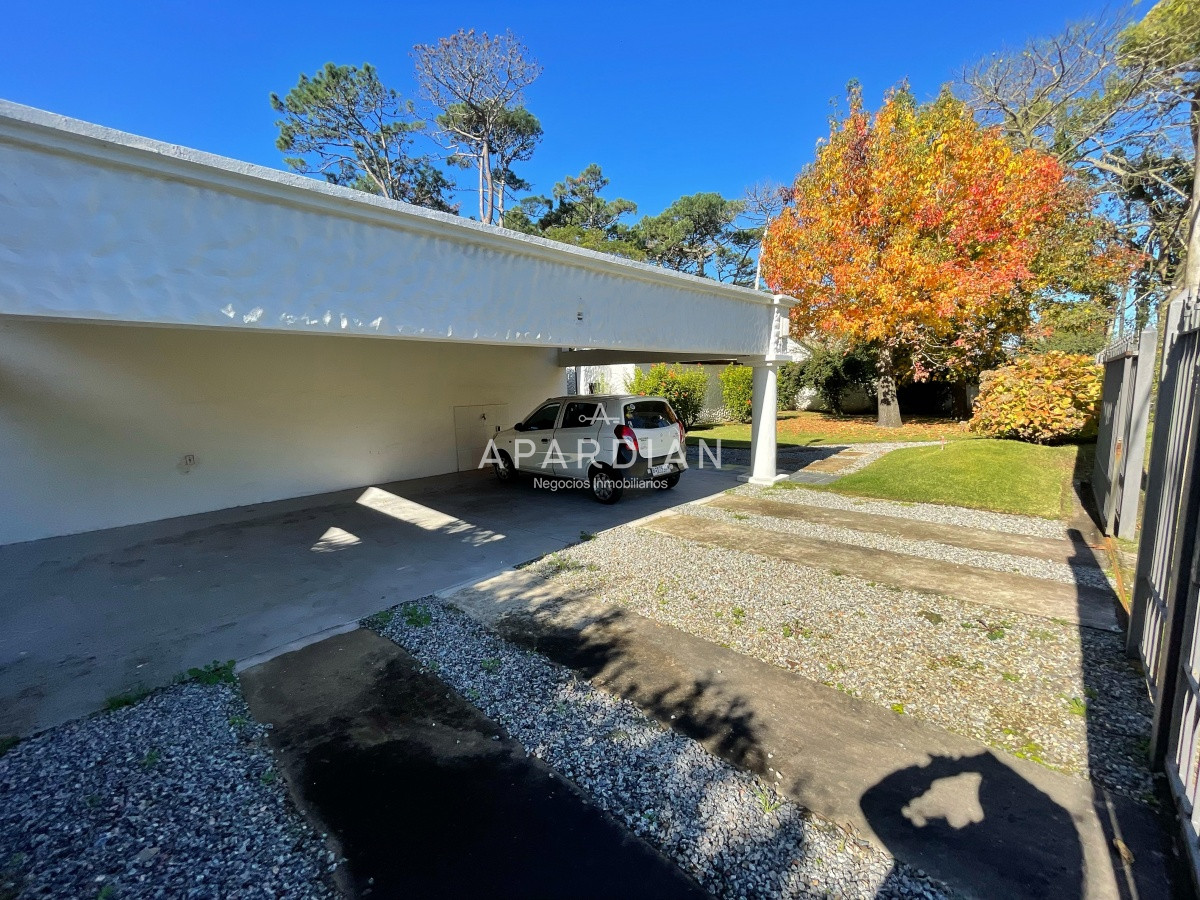 Casa ID.21098297 - Casa 3 dormitorios con piscina en Rincon del Indio, Punta del Este.