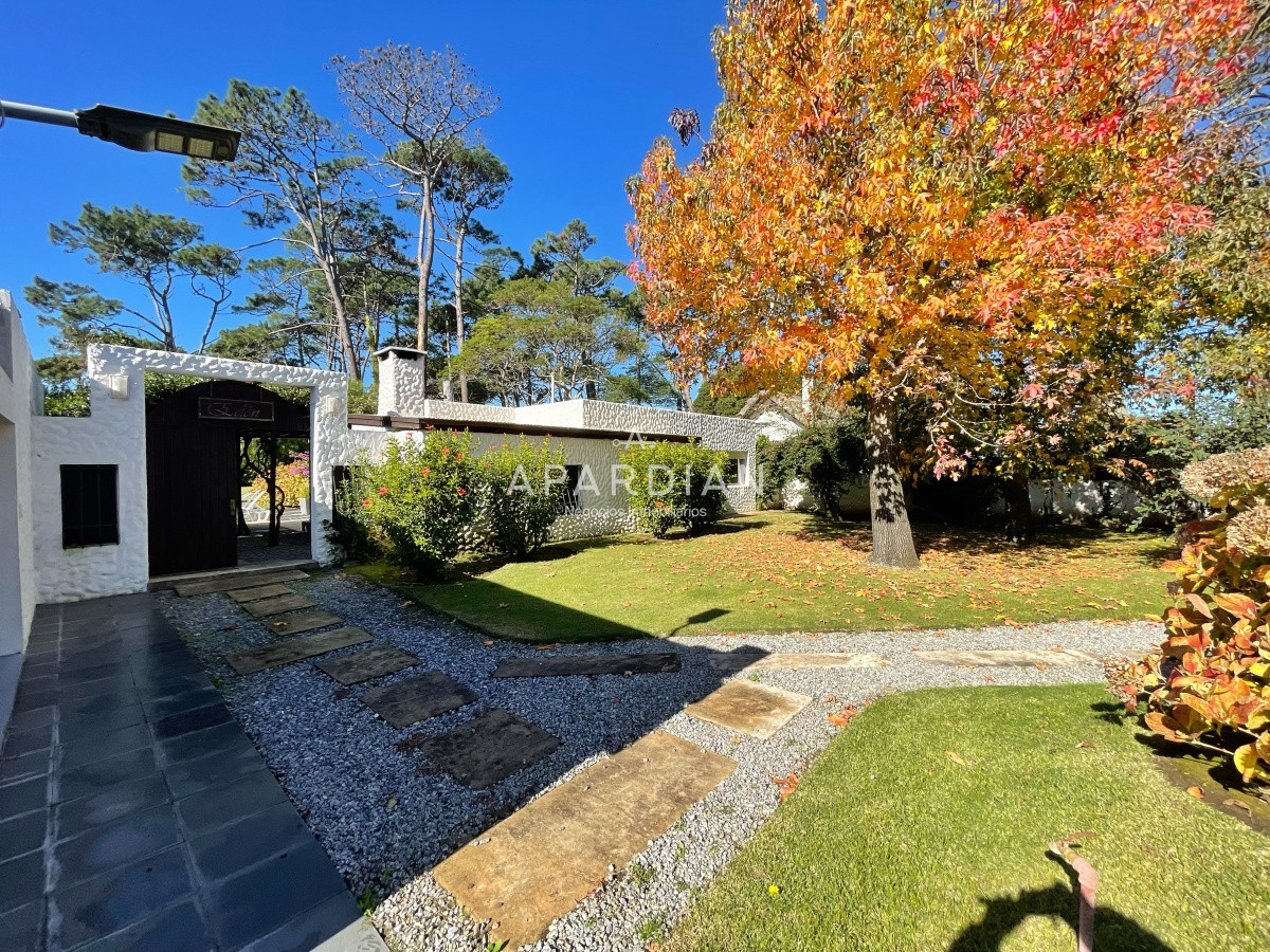 Casa ID.21098297 - Casa 3 dormitorios con piscina en Rincon del Indio, Punta del Este.