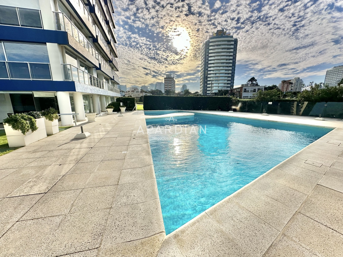 Apartamento ID.21096931 - Amplia planta a pasos del mar en Playa Brava