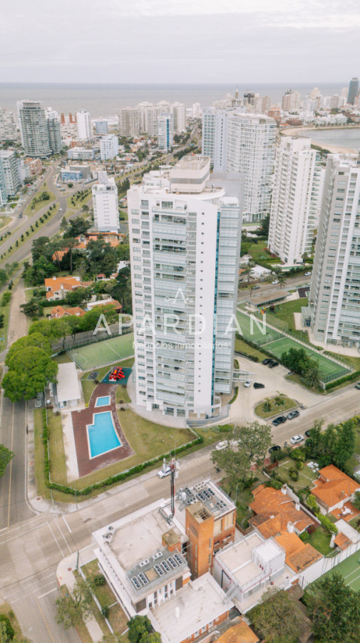 Apartamento ID.21097001 - Espectacular en torre Premium a pasos del mar